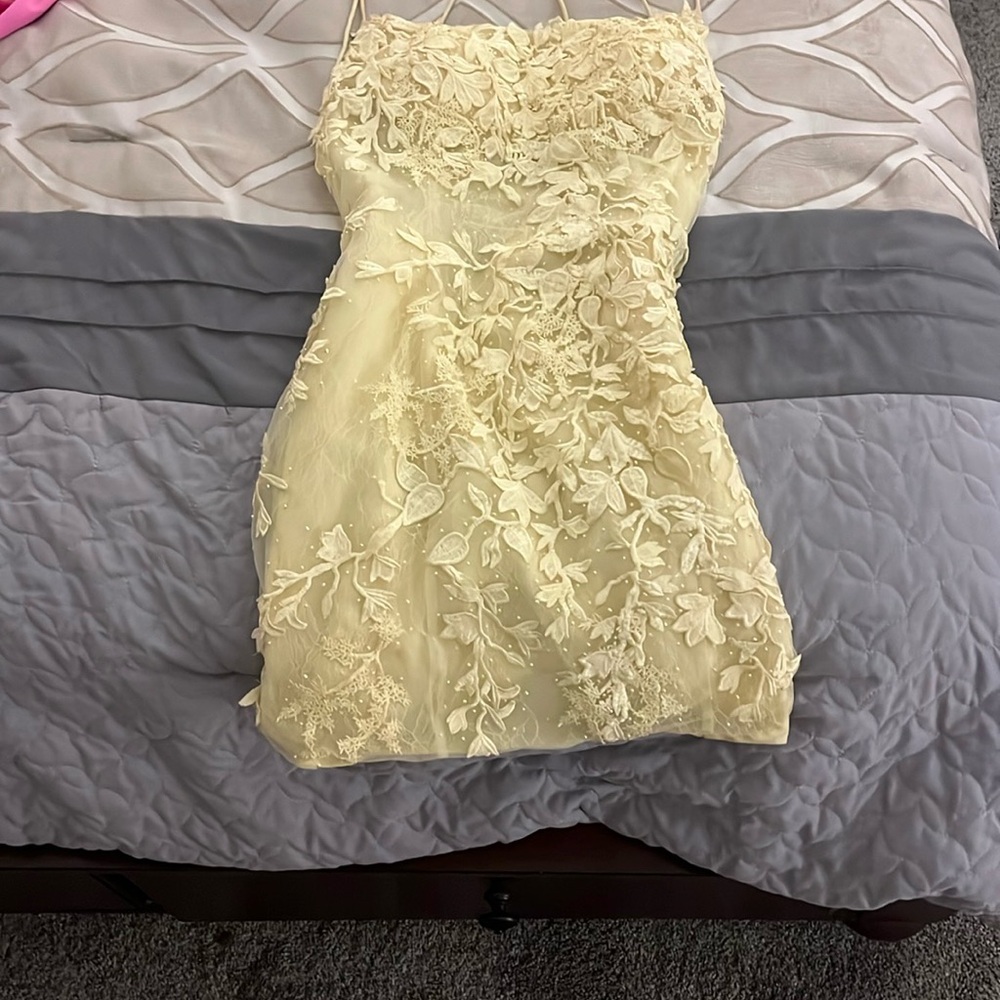 Sherri Hill Yellow Spaghetti Strap Sheath Mini Dress
